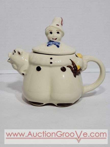 Tom The Piper's Son Tea Pot. Shawnee. Bb