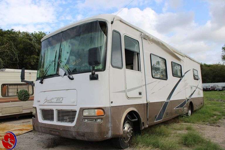 Lot 66:2003 FORD F550 MOTORHOME, COLOR: WHITE, VIN: 1FCNF53S930A01702