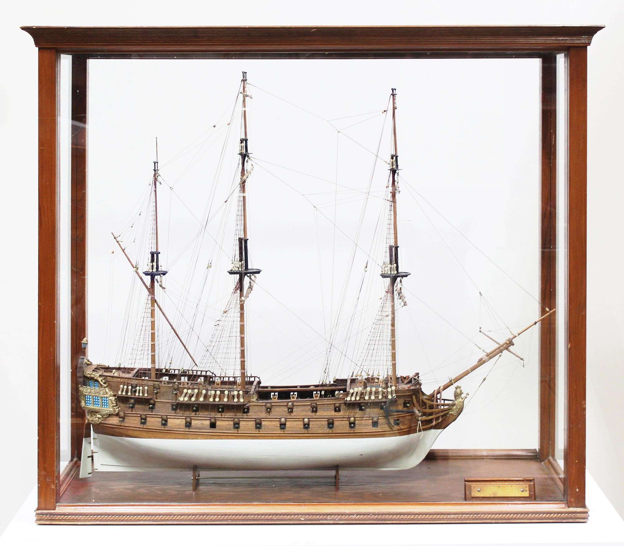 NORSKE LOVE MODEL SHIP IN DISPLAY CASE - Hodgins Halls Auction Group