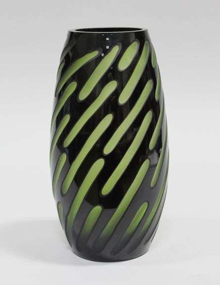 MID CENTURY ART GLASS VASE