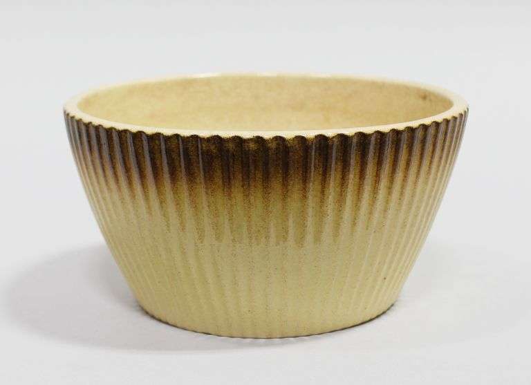 FLUTED MEDALTA REDCLIFF BOWL