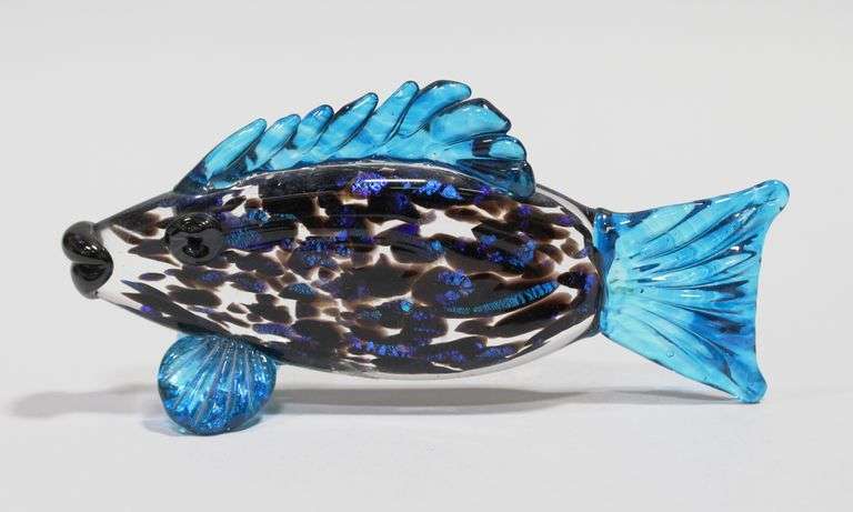 ART GLASS FISH FIGURE