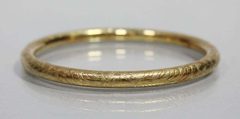 14kt YELLOW GOLD BANGLE