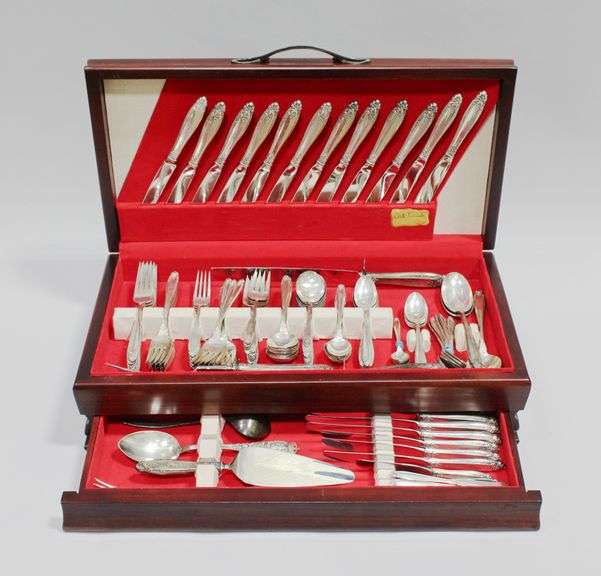 STERLING SILVER FLATWARE SERVICE