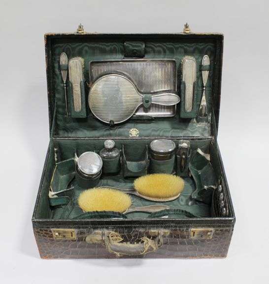STERLING SILVER VANITY SET IN ALLIGATOR CASE