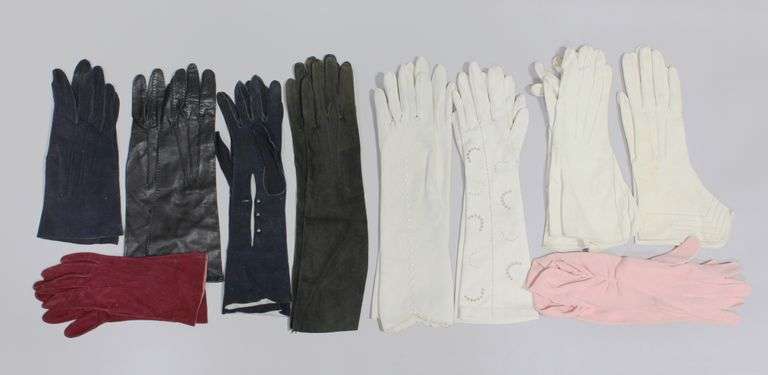 19th-20th CENTURY LADIES GLOVE COLLECTION (10)
