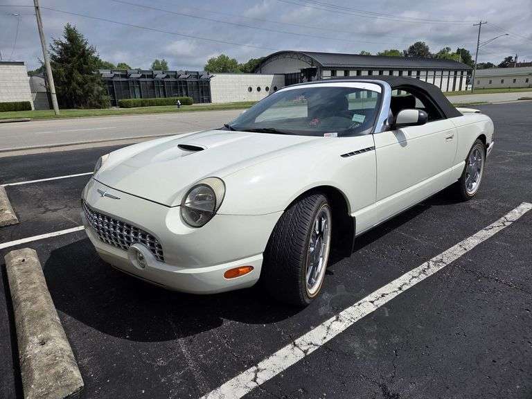 2002 Ford Thunderbird Deluxe
