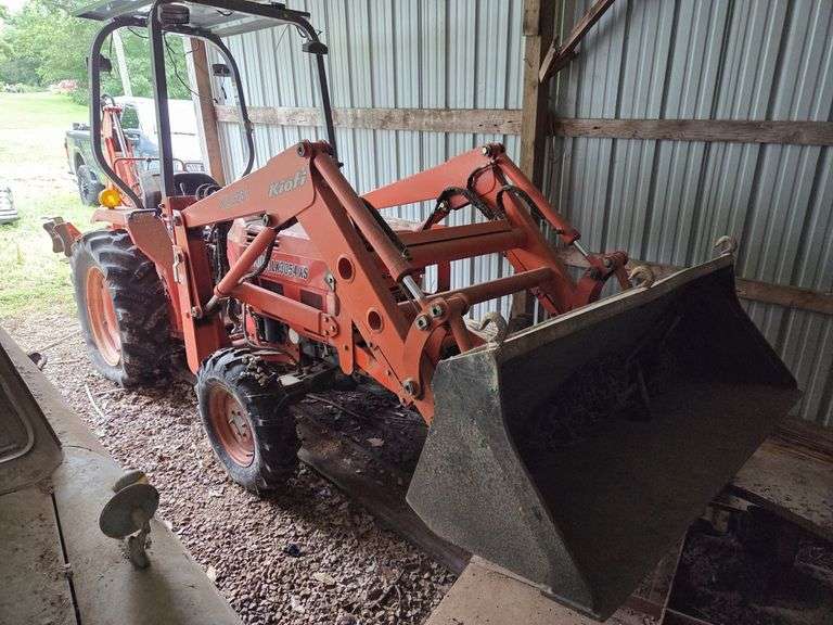 Classic Mercedes - Tractor w/loader/backhoe - Shop Lift - Tools