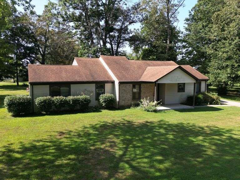 3 BR 3 BA Home w/Bsmt - 1,800 sq ft – 0.8 Acre Lot