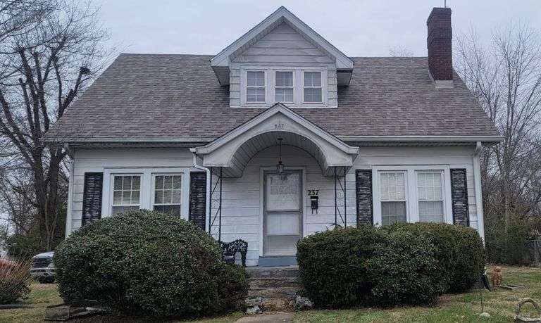 ONLINE ONLY – 01/22 thru 01/29 | BR 1 BA Home w/Bsmt | 237 S. Greensburg St, Hodgenville | Estate of Lucille Cox