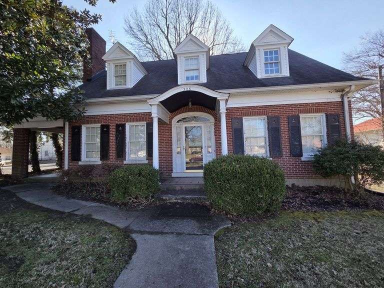 Office Building  - 2,228 Sq Ft - C-3 Etown Zoning – Excellent Location