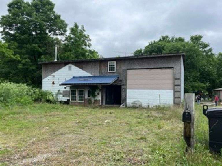 Home & Garage | 15790 Beaver Dam Rd, Canyville