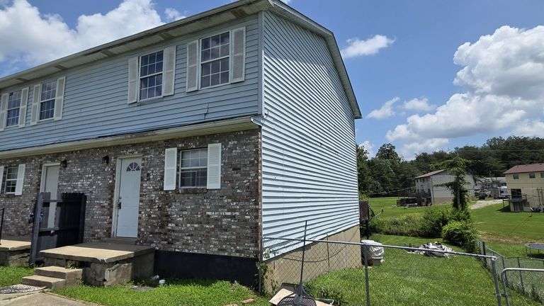 3 BR 2 BA Duplex Unit w/Finished Bsmt | 1418 Kingswood Way, Radcliff