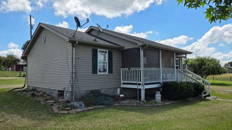 3 BR 2 BA Home w/Carport & Shed | 110 Forgotten Way, Greensburg (Summersville)