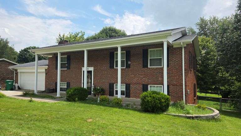 3 BR 3 BA Brick Bi-Level w/Finished Bsmt & 2-Car Garage | 311 Linda Lane, Elizabethtown