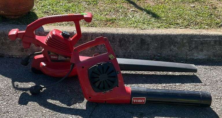 Two toro electric blowers, both items tested and working