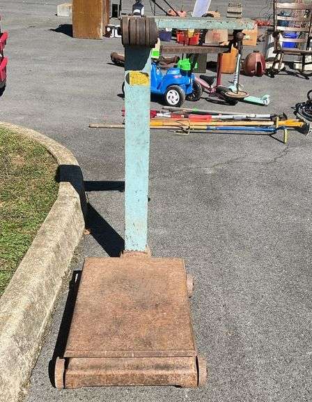 Howe Feed scale with weights