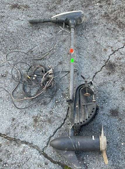 Minn Kota trolling motor, 26”shaft, forward and reverse speeds, 34lb thrust, non tested by Hash Auctions