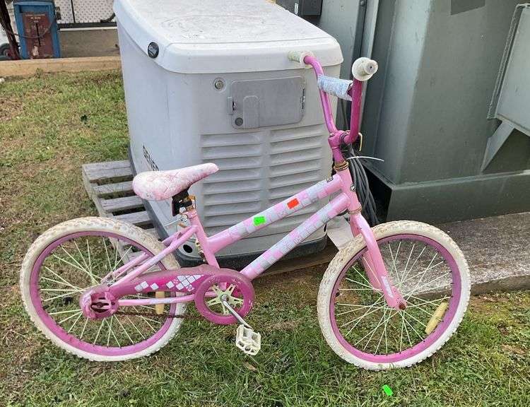 Huffy bike, Seastar ed., bike needs work, sells for repairs or parts