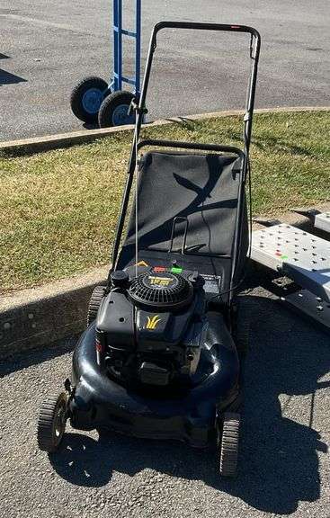 Yard machine lawnmower, 5HP, 21”cutting width, with grass catcher, powered by Briggs and Stratton, tested and working