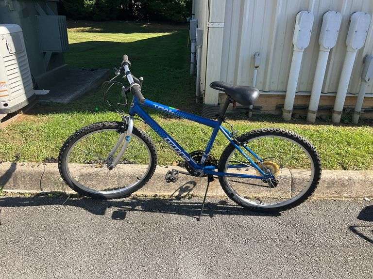 Ozone bike, trail ed., 21speed, brakes work, tires have air, gearshift could use a little adjustment but otherwise in good shape