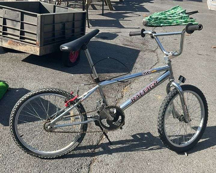 Raleigh bike, large XLT aluminum tubing frame, brakes need work and tires need air