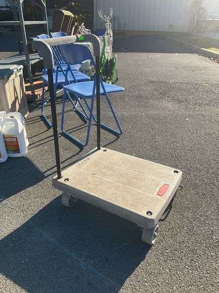 Rubbermaid platform cart, 200lb capacity, 17”L x20”W