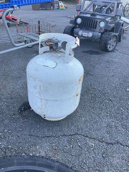 Propane tank, empty