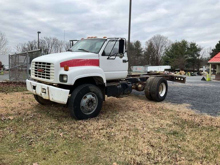 1999 GMC Truck Cab and Chassis, NO TITLE. Click on description for more information