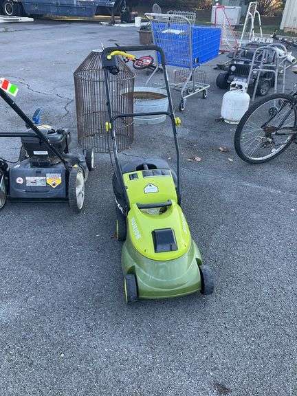 Sunjoe battery powered lawnmower, with grass catcher, non tested by Hash Auctions