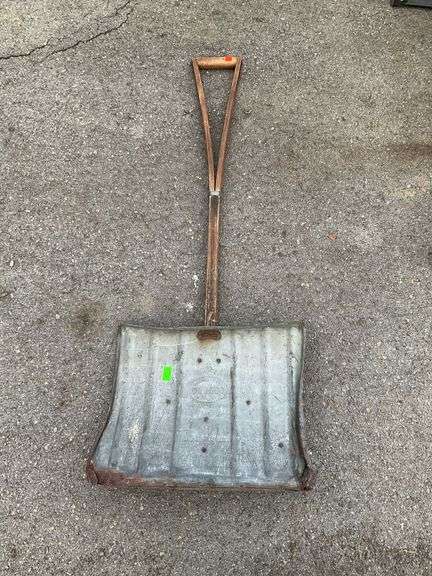 Early Snow Shovel, Owosso Rand with cool wood handle