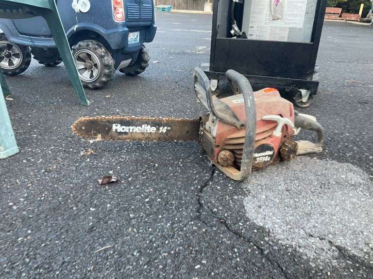 Homelite Chainsaw, 3514c, 14”bar/chain, sells for parts or repairs