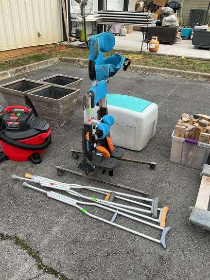 Handicap items, crutches, my go Leckey something