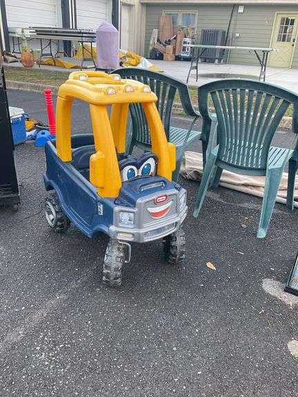 Little tikes foot powered car