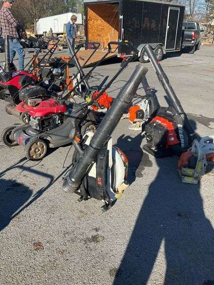 Stihl backpack leaf blower, magnum, BR 600, item comes from locale sales/repair shop, sells as-is for parts of repairs