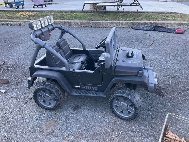 Power Wheels Battery powered kids jeep, no charger,  non tested by Hash Auctions