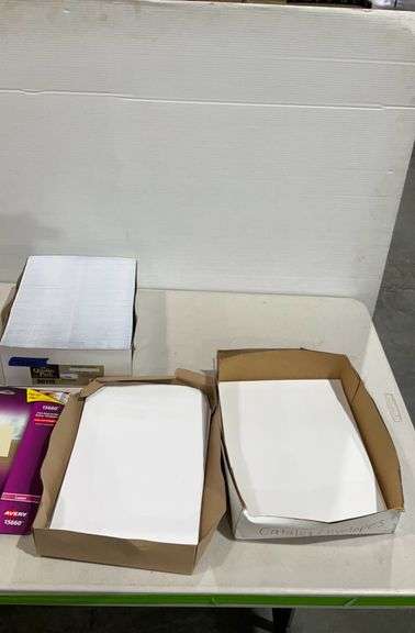 Group of envelopes and shipping labels - Hash Auctions