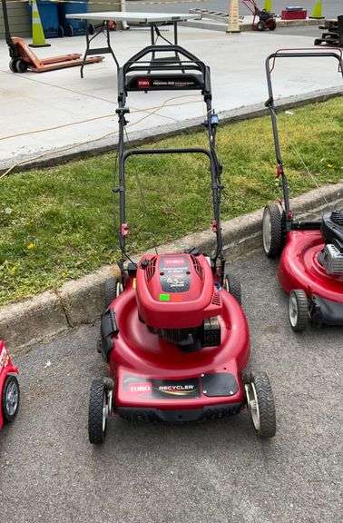Toro recycler push mower with Toro, 6.5 HP personal pace self-propelled, runs