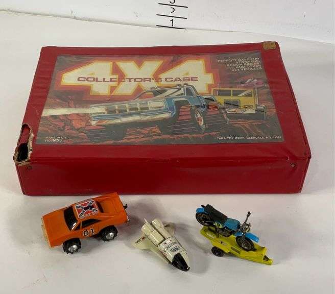 Collectors toy car case, damage as shown and cars. Hash Auctions