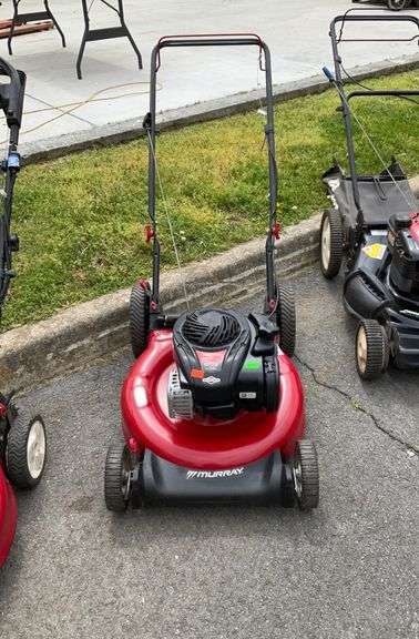 Murray 21 inch push mower with Briggs & Stratton 500 E series, runs