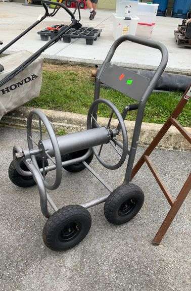 Garden hose crank reel, mobile, metal body