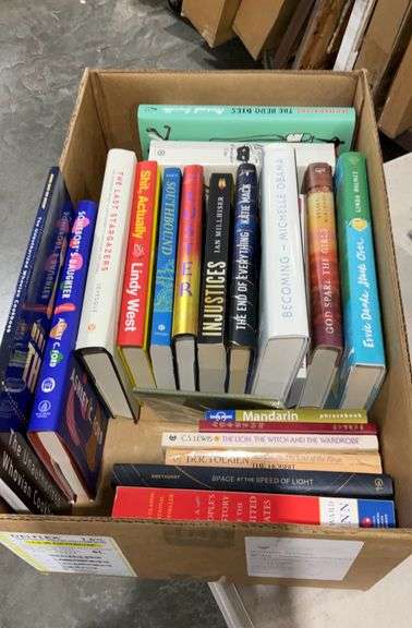 Box of books. Various genres . Mostly hardcover novels - Hash Auctions