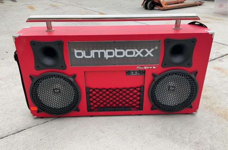 Bump box radio, Bluetooth capable. Tested and works as should. Has no