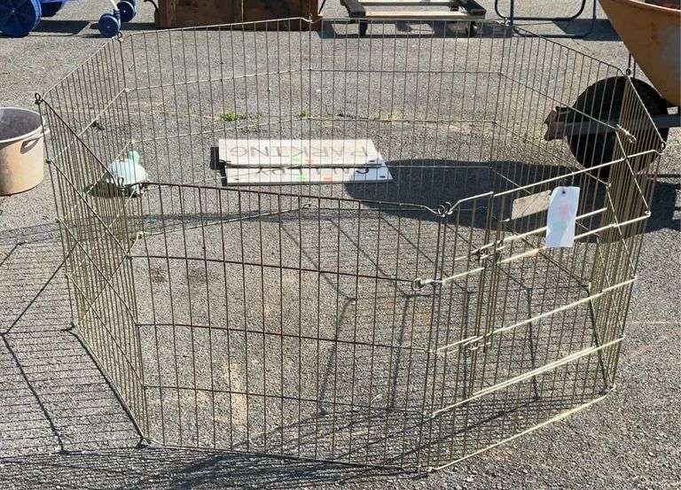 Wire playpen, eight panels, panels are 24”H x24”W, makes a 5’dia