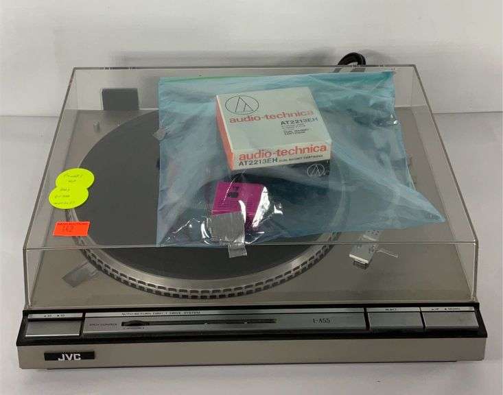 JVC LA55 turntable with extra needles. Hash Auctions