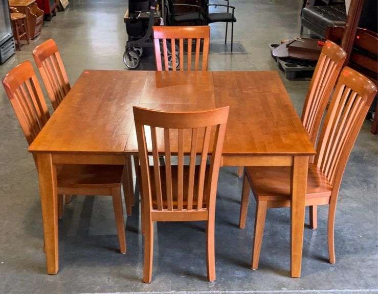 Wood butterfly leaf dining set table and 6 chairs 4’6”x4’6” - Hash Auctions