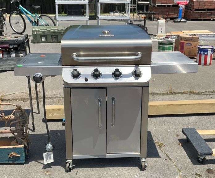 Charbroil grill,four propane burners, tested and working, tank not