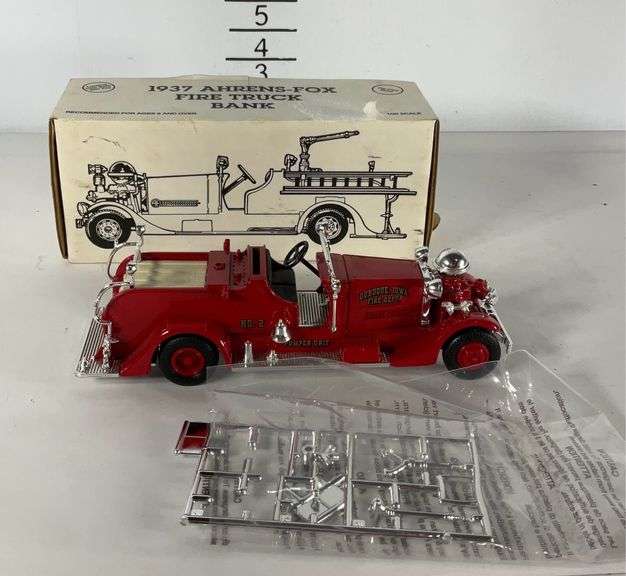 Ertl Die Cast 1937 Ahrens-Fox camion dei pompieri banco bianco nuovo
