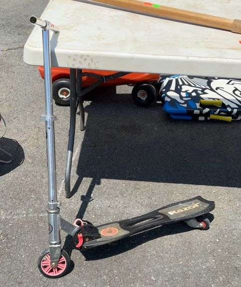 Razor scooter