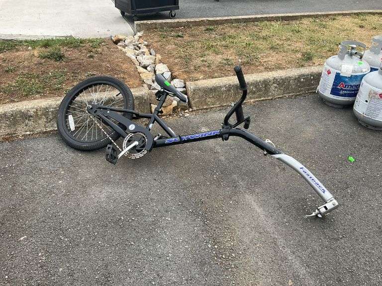 Schwinn fastback tag-along bike